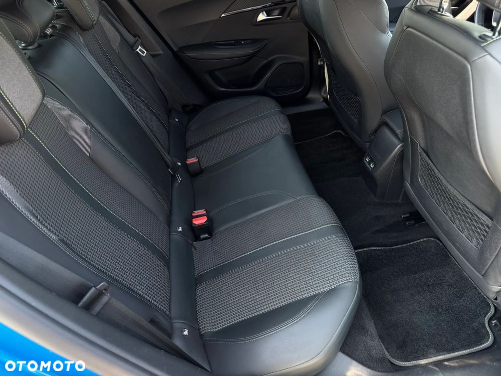 Peugeot 2008 GT - 11