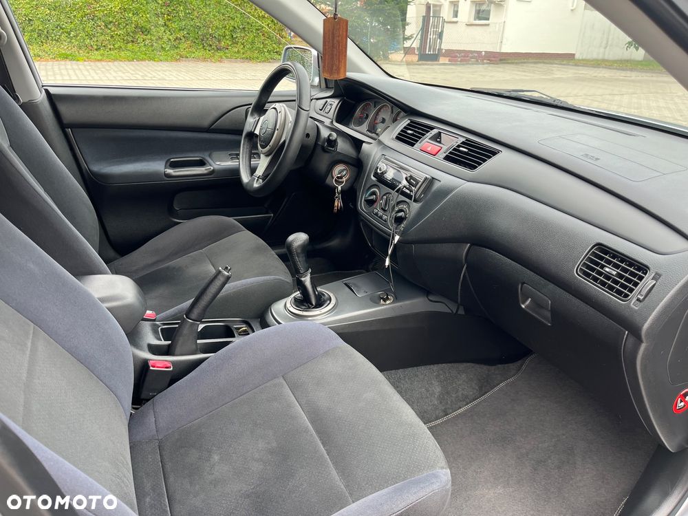 Mitsubishi Lancer - 20