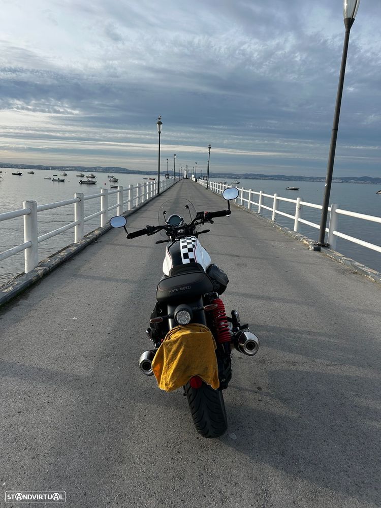 Moto Guzzi V7 Stone Ten Nova - 37