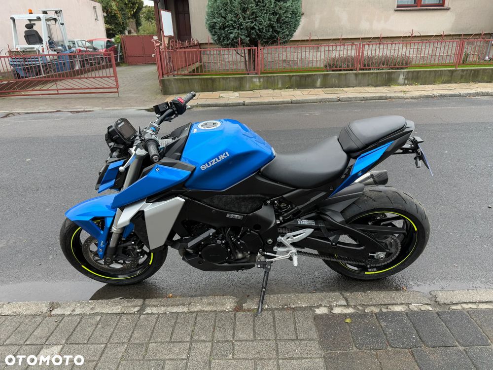 Suzuki GSX - 7