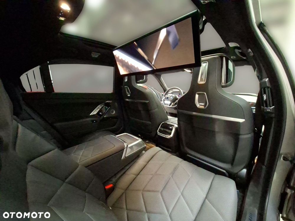 BMW Seria 7 - 22
