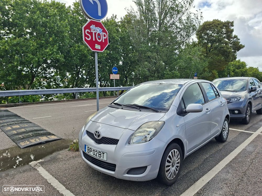 Toyota Yaris 1.0 VVT-i AC Manual - 1