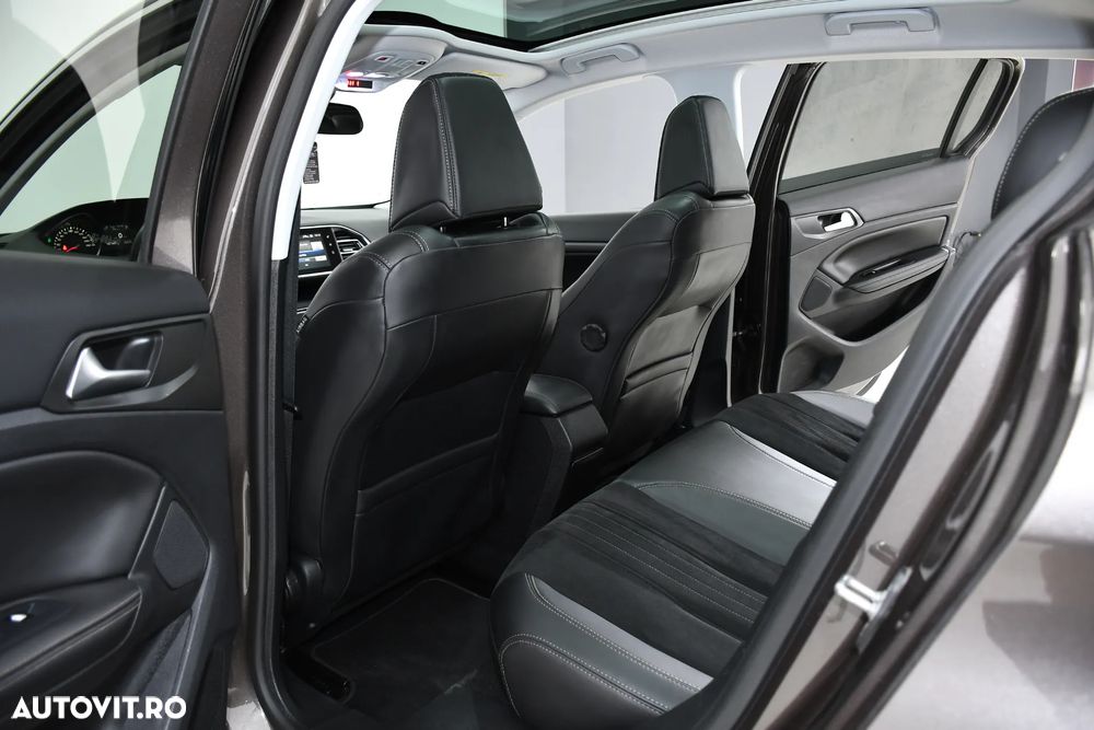 Peugeot 308 - 6