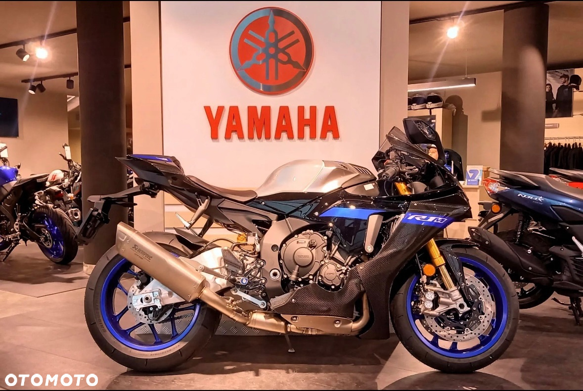 Yamaha R1 - 3