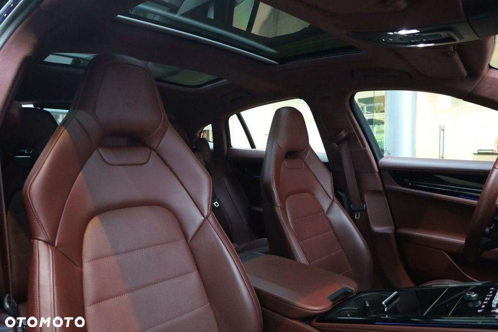 Porsche Panamera - 16