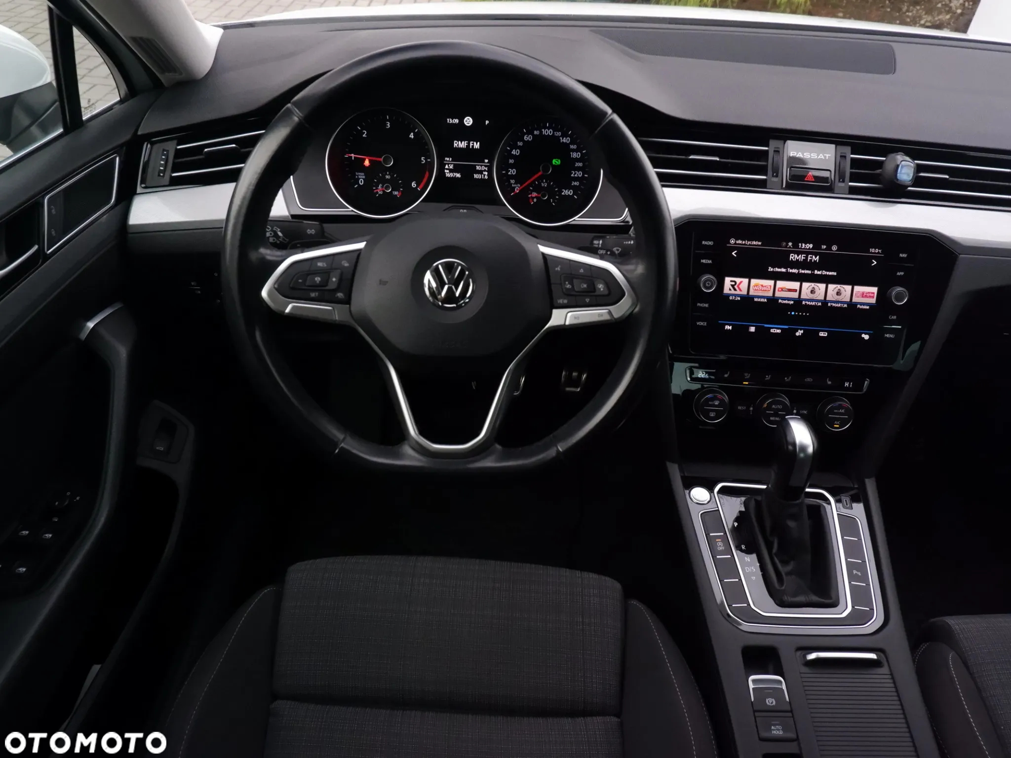 Volkswagen Passat - 22