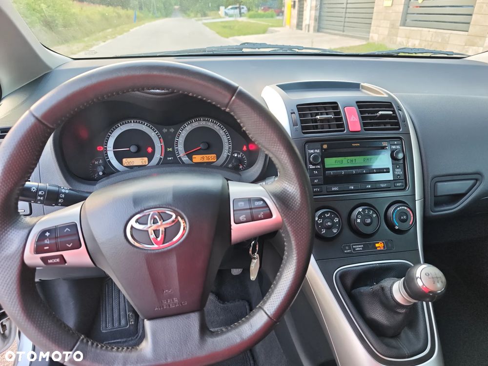 Toyota Auris 1.6 Valvematic Life - 11