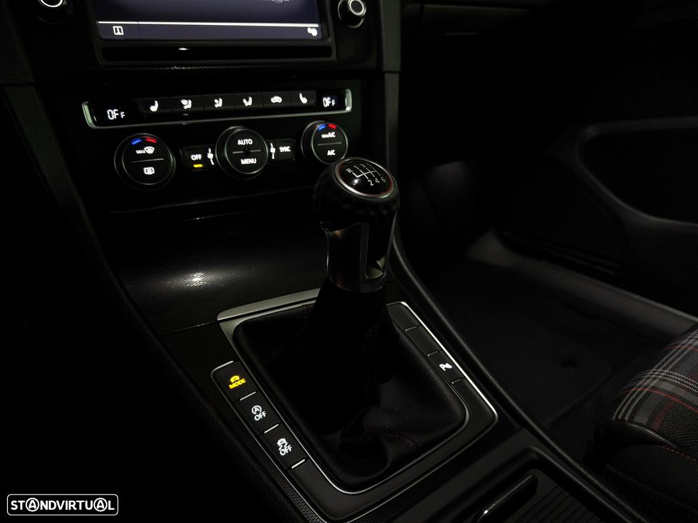 VW Golf 2.0 TSi GTi - 10