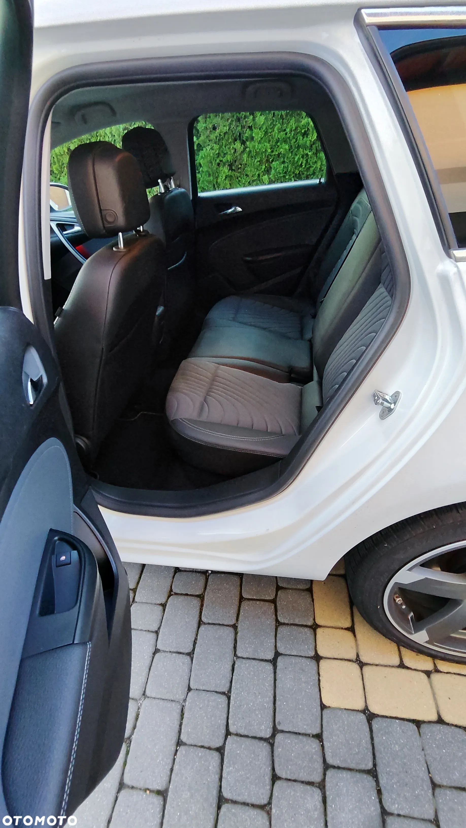 Opel Astra GTC 1.4 Turbo - 18