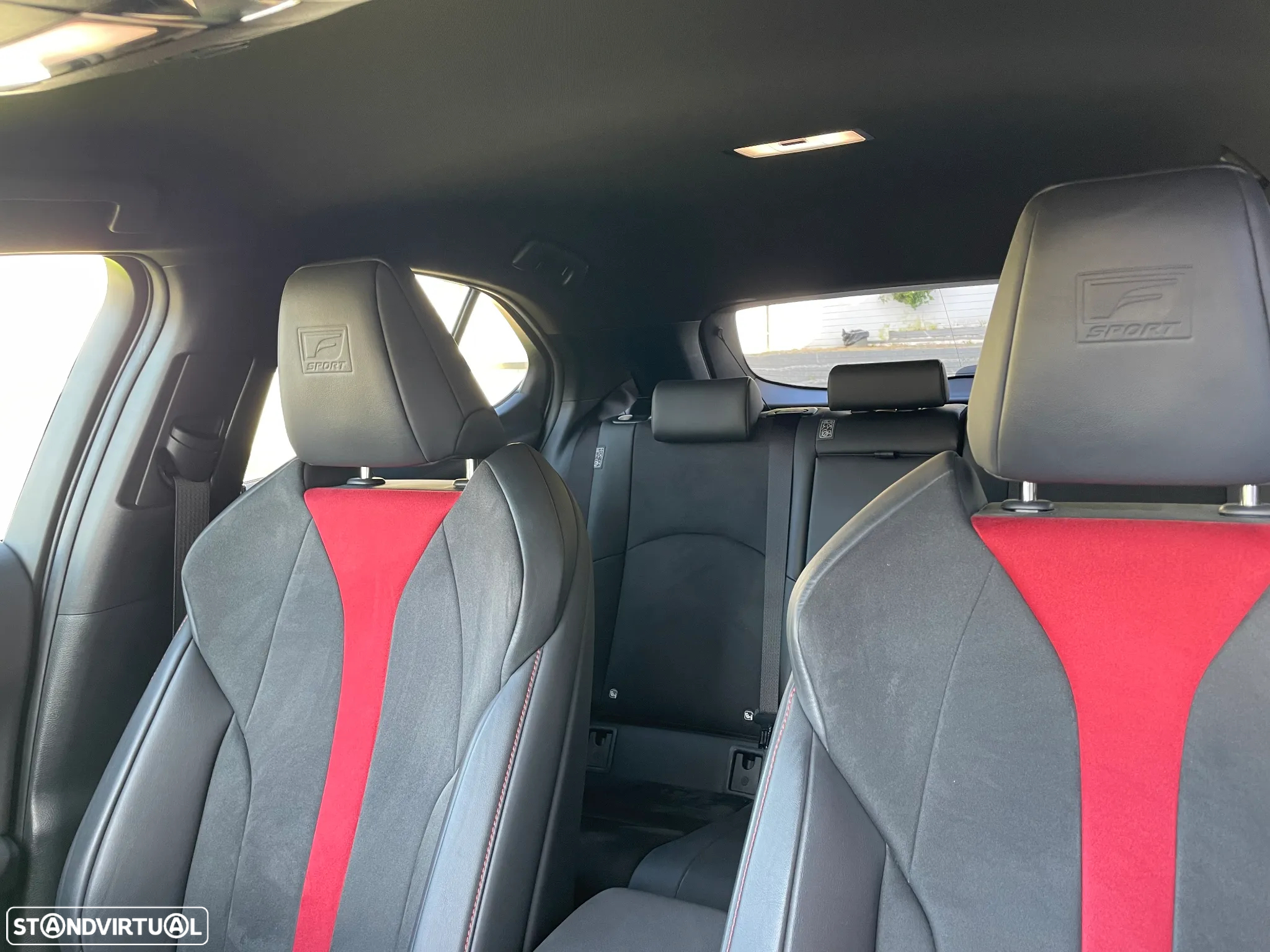 Lexus UX 250h F Sport - 8