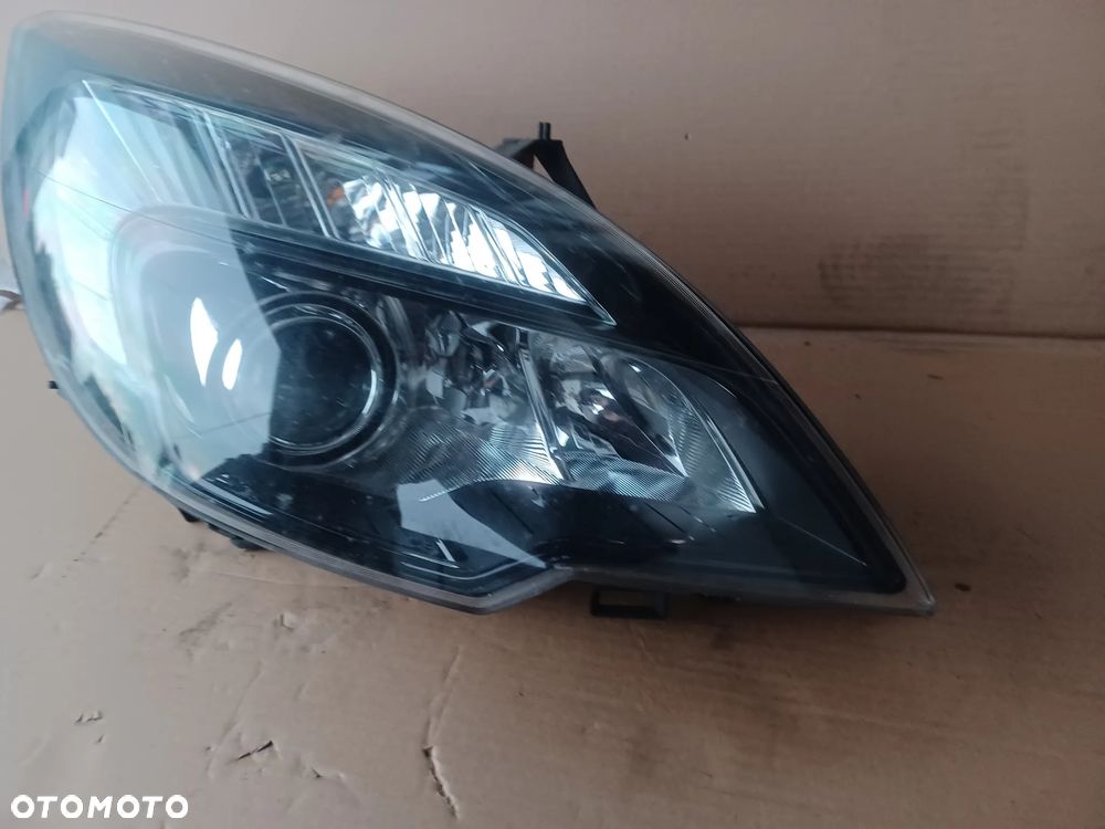 LAMPA PRZEDNIA PRAWA SOCZEWKA MERIVA B - 8