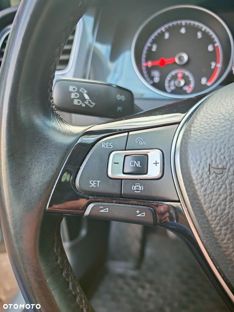 Volkswagen Golf 1.0 TSI OPF Comfortline - 9