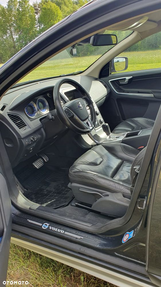 Volvo XC 60 D4 AWD Geartronic RDesign - 12