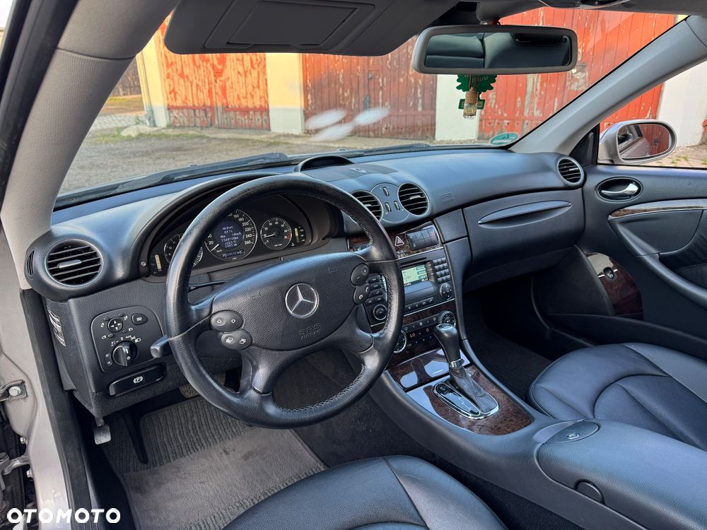 Mercedes-Benz CLK - 19