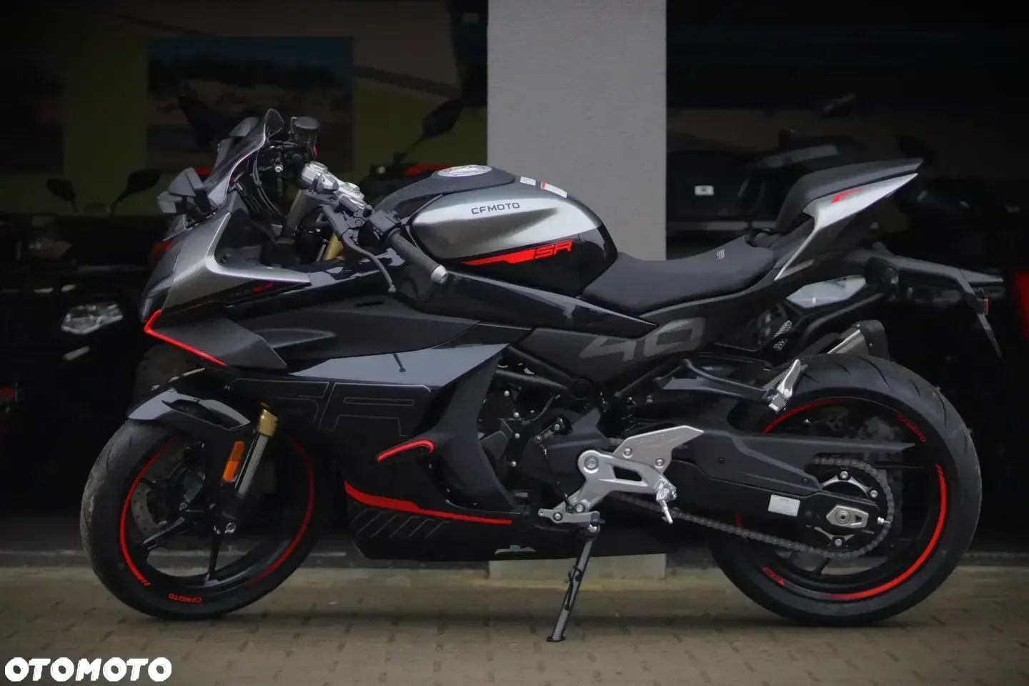 CFMoto SR - 21