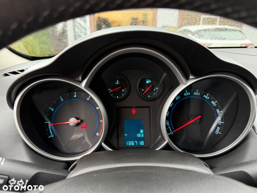 Chevrolet Cruze 1.8 LS+ - 23