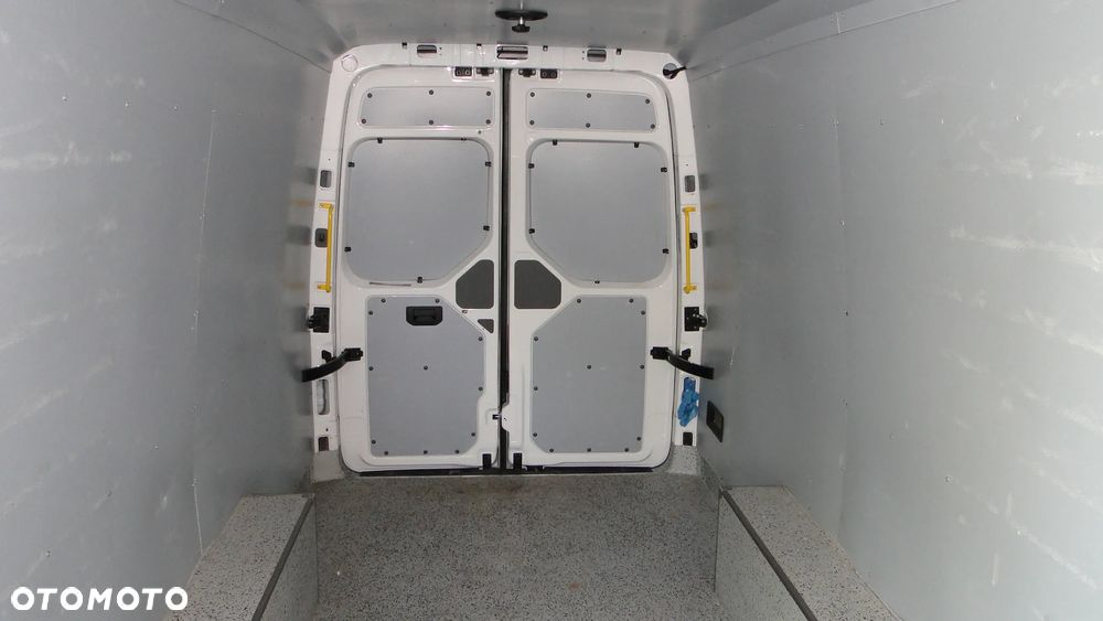 Volkswagen Crafter - 10