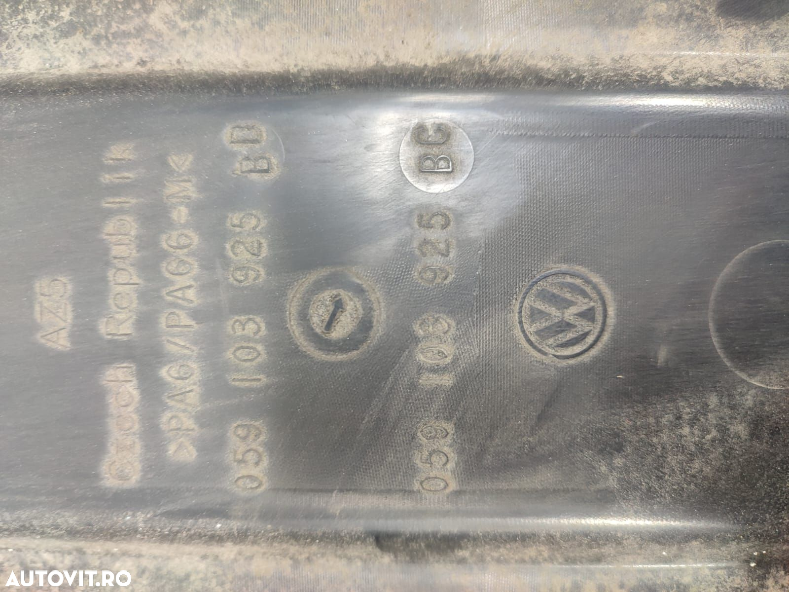 Capac motor 3.0 tdi 059103925bc Volkswagen VW Touareg generatia 2 7P - 3
