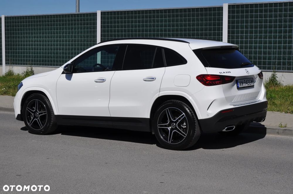 Mercedes-Benz GLA - 31