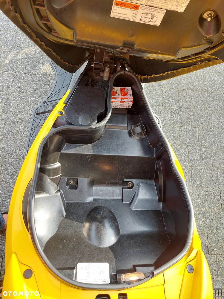 Suzuki Burgman - 18