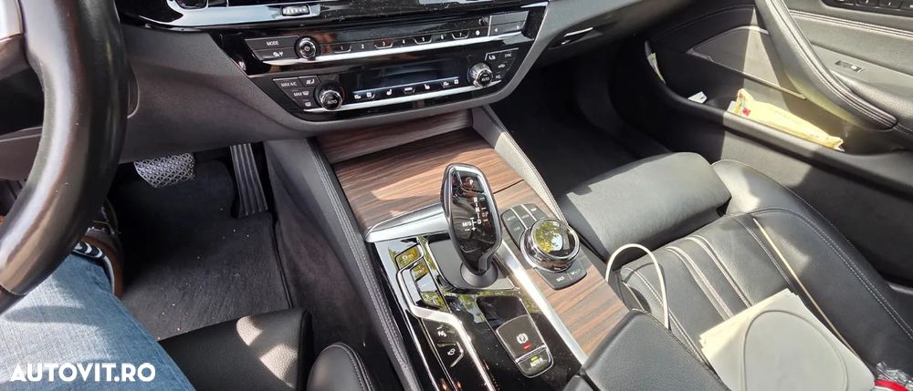 BMW Seria 5 540d xDrive AT MHEV - 28