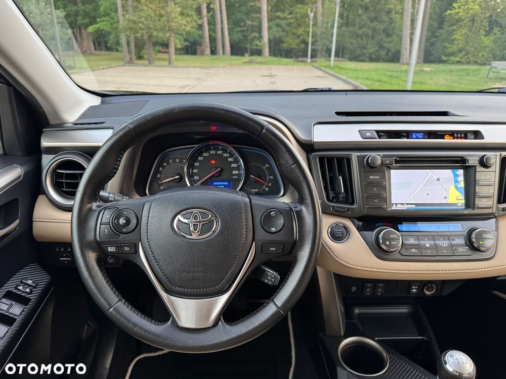 Toyota RAV4 2.0 D-4D 4x2 Start-Stop Executive - 18