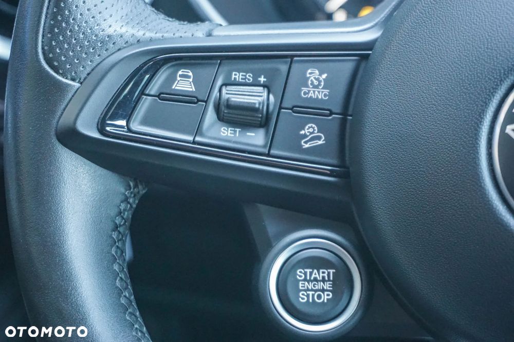 Alfa Romeo Stelvio 2.0 Turbo Veloce Q4 - 12