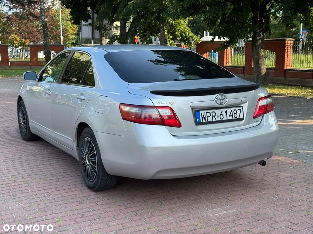 Toyota Camry - 7