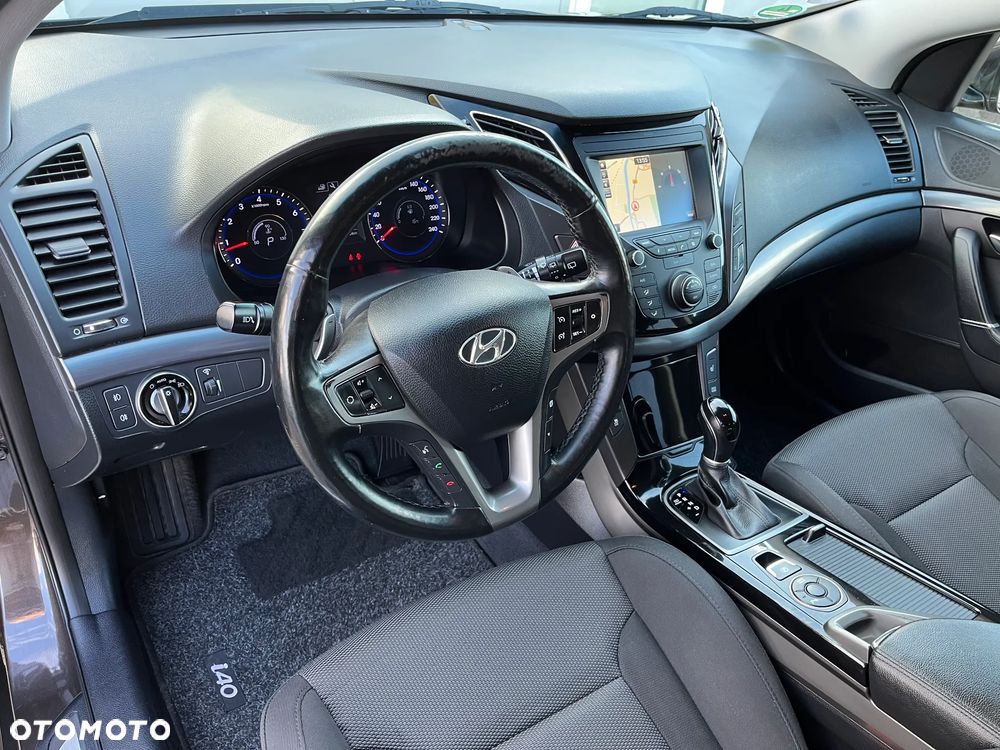 Hyundai i40 Kombi 2.0 Automatik Family+ - 14