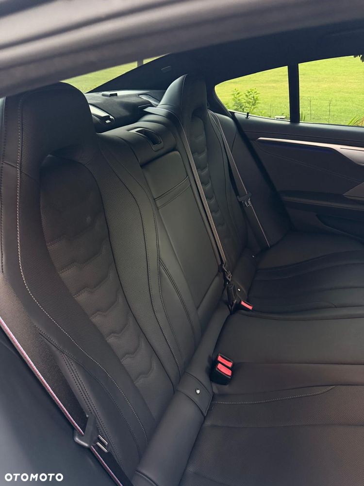 BMW Seria 8 840d xDrive mHEV - 15