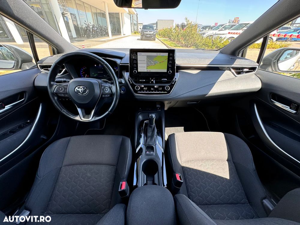 Toyota Corolla 1.8 Business Edition - 24