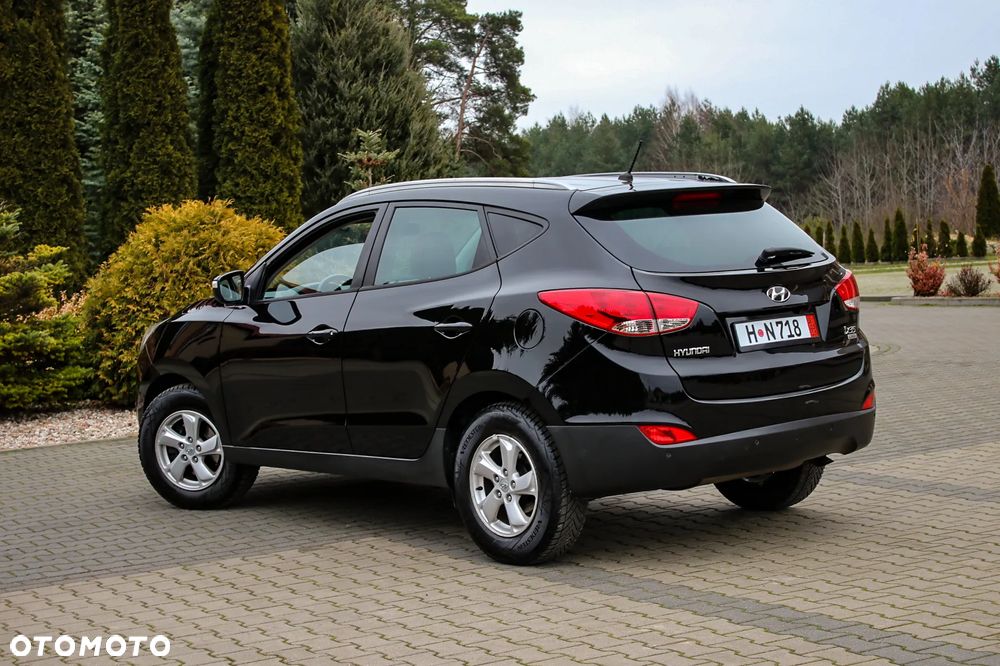 Hyundai ix35 1.7 CRDi 2WD blue Finale Gold - 13