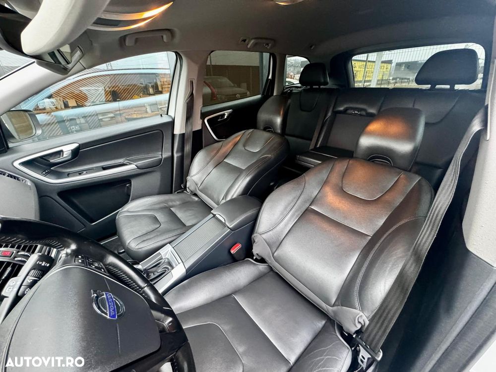 Volvo XC 60 D4 AWD Geartronic Summum - 27