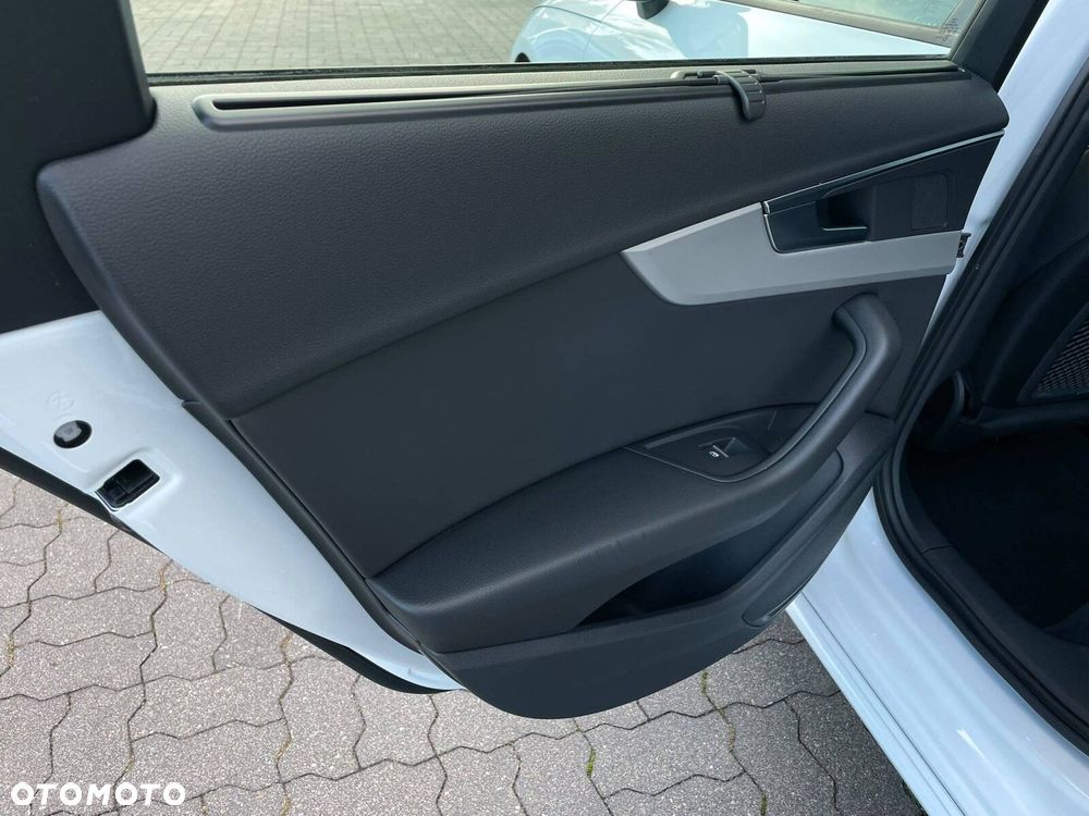 Audi A4 Avant - 11