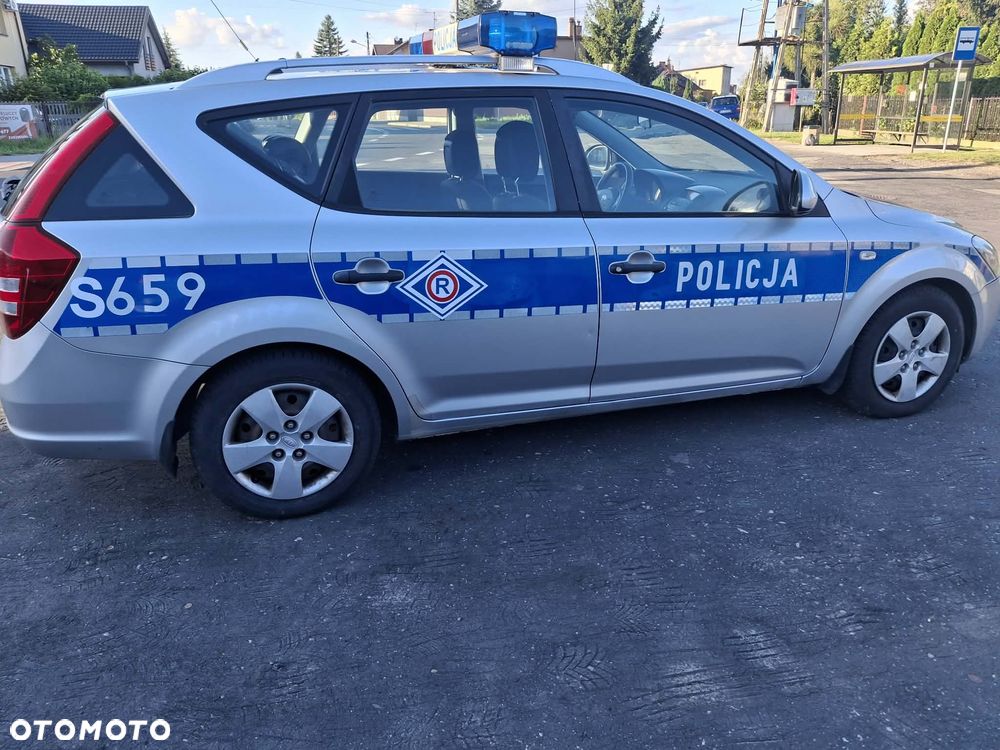 Kia Ceed - 4