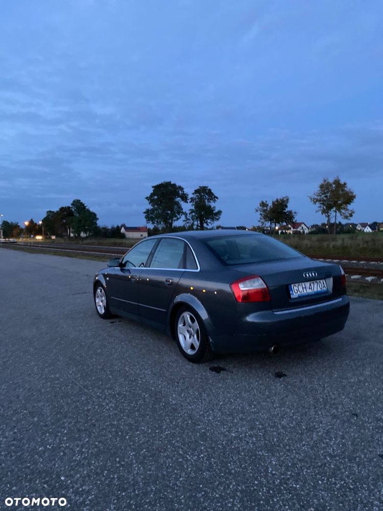 Audi A4 - 1