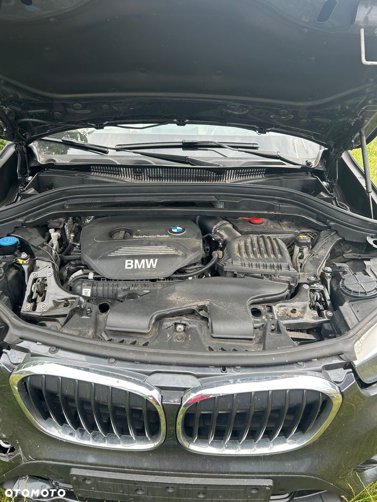 BMW X1 xDrive20i Sport Line - 14