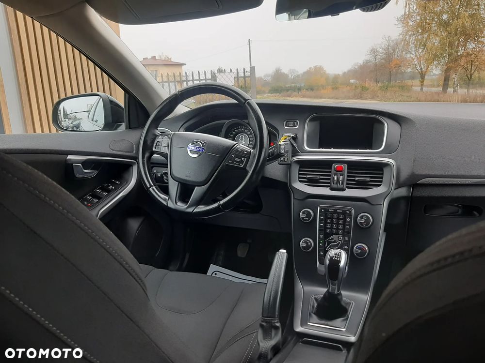 Volvo V40 Cross Country D2 Momentum - 21