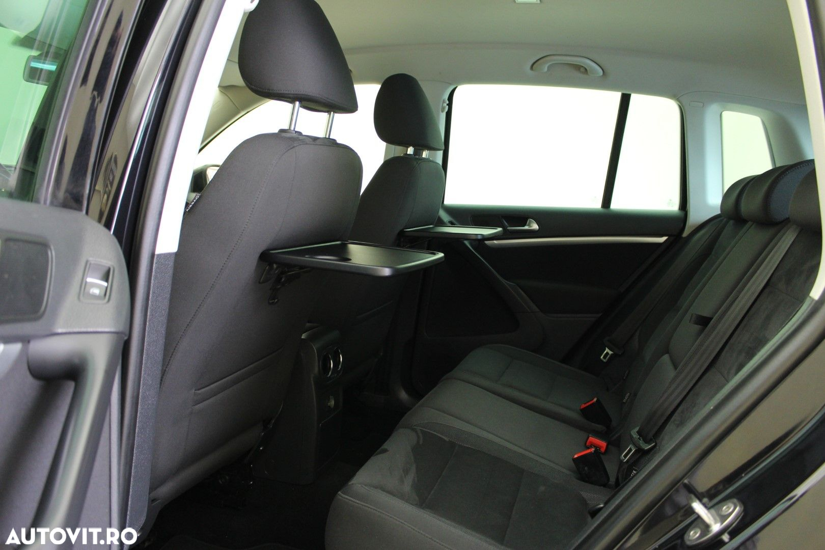 Volkswagen Tiguan - 9