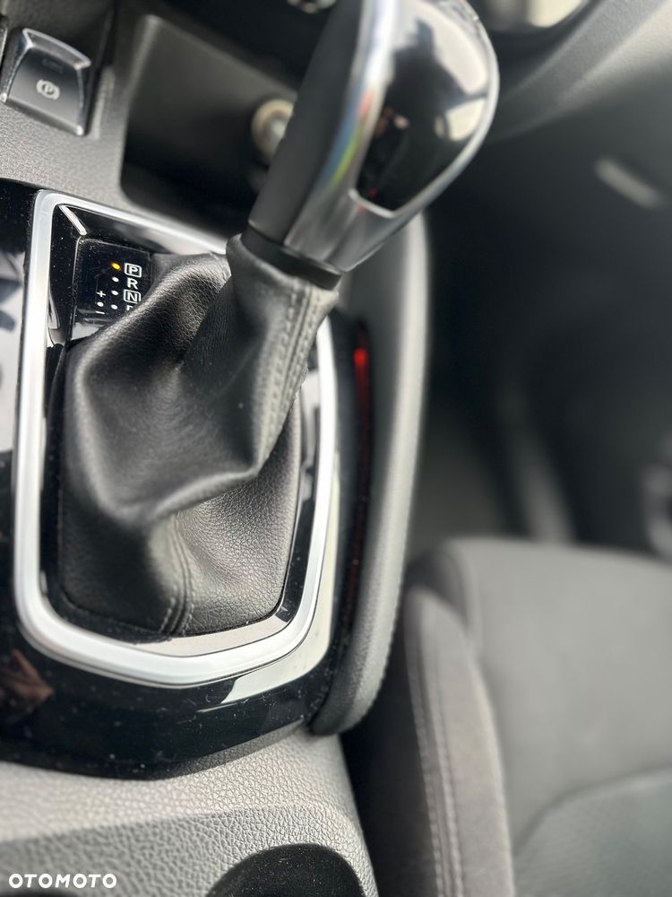 Nissan Qashqai 1.3 DIG-T N-Connecta DCT - 29