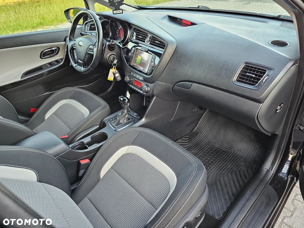 Kia Ceed 1.6 GDI XL DCT - 23