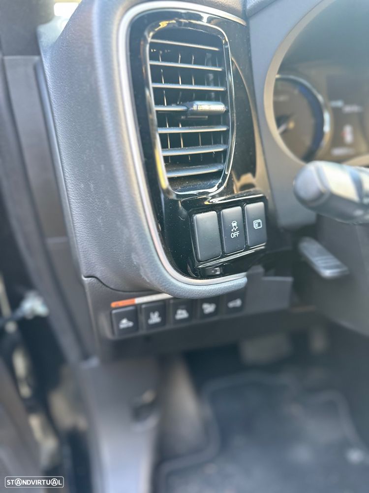 Mitsubishi Outlander 2.4 PHEV Intense - 6