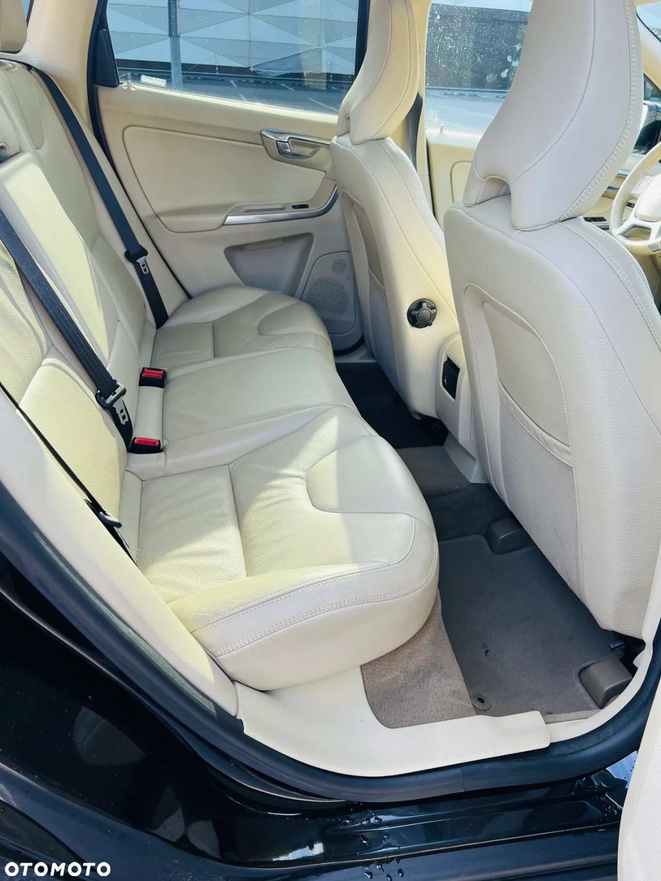 Volvo XC 60 2.4D AWD Momentum - 25