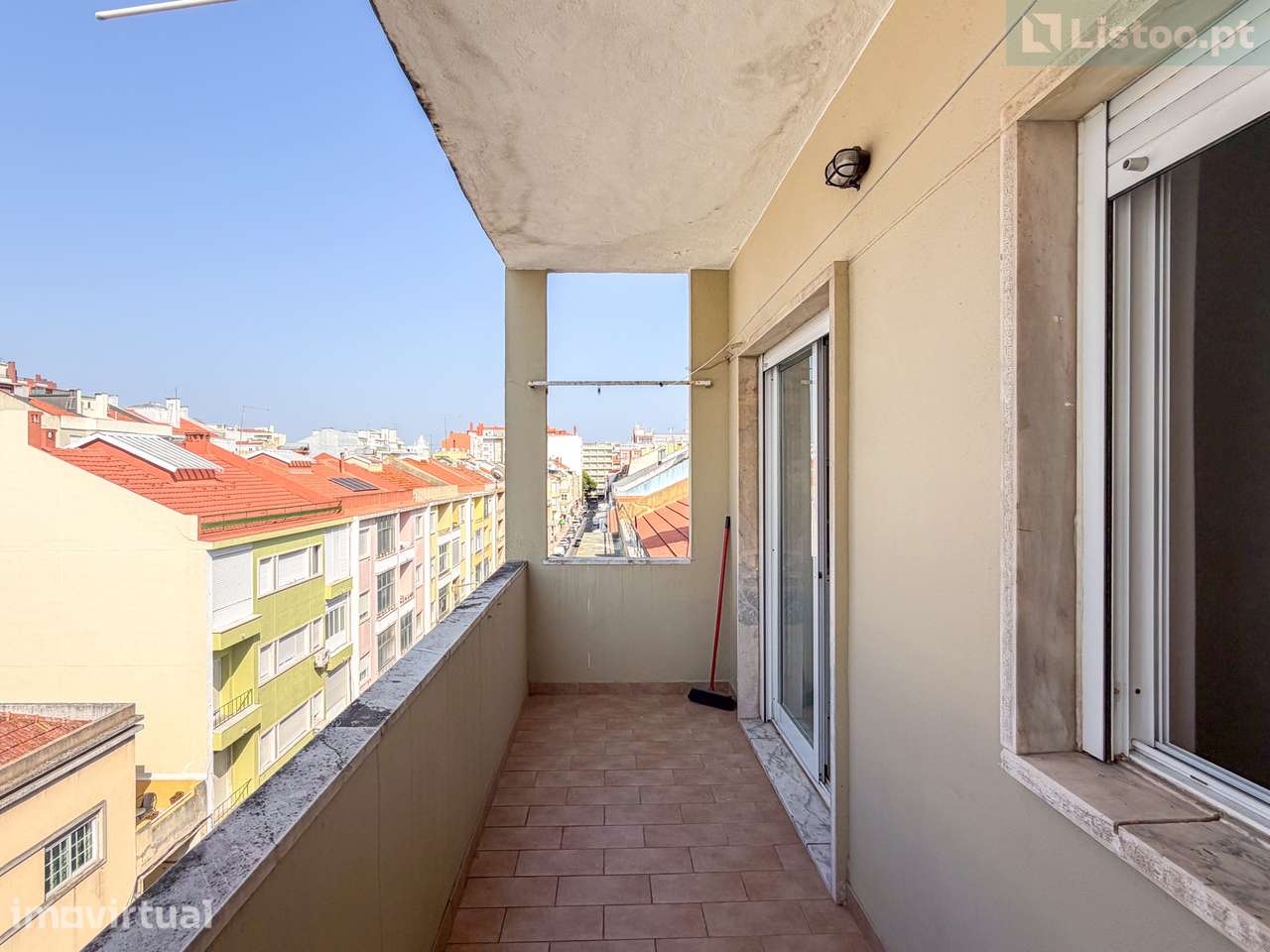 Luminoso Apartamento T1 Benfica - Grande imagem: 2/22