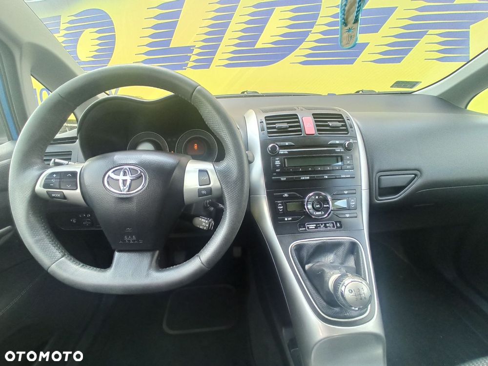 Toyota Auris - 14