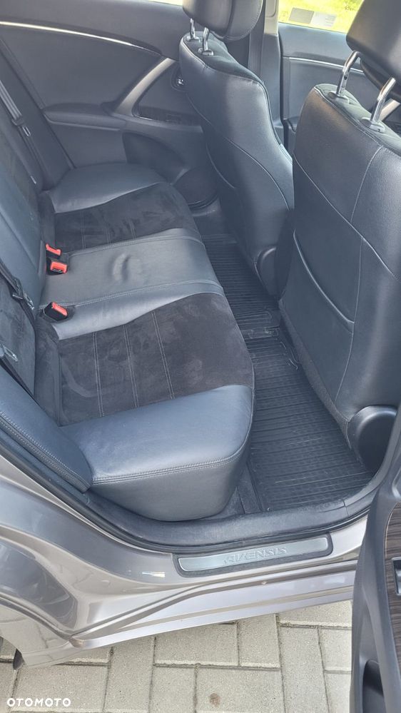 Toyota Avensis 2.0 Premium - 5