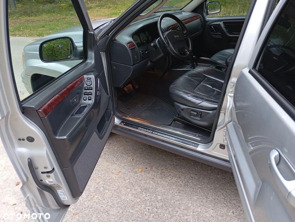 Jeep Grand Cherokee - 15