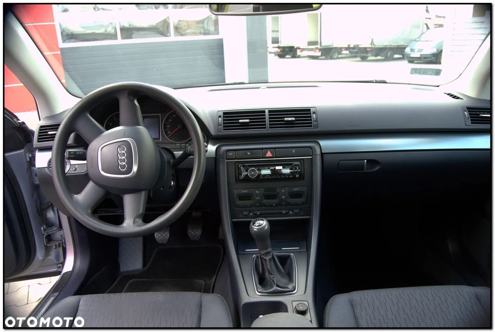 Audi A4 Limousine - 27