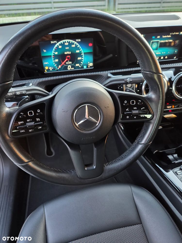 Mercedes-Benz CLA 180 d 7G-DCT - 21