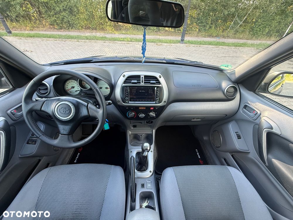 Toyota RAV4 4x4 Edition - 16